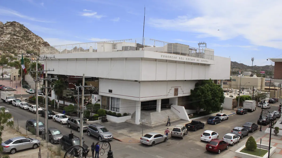 Fachada de Congreso del Estado de Sonora - Cecilia Saijas (1)